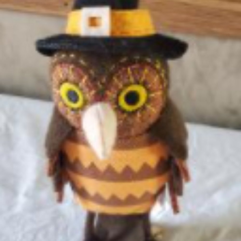 Owl approx 7 in tall